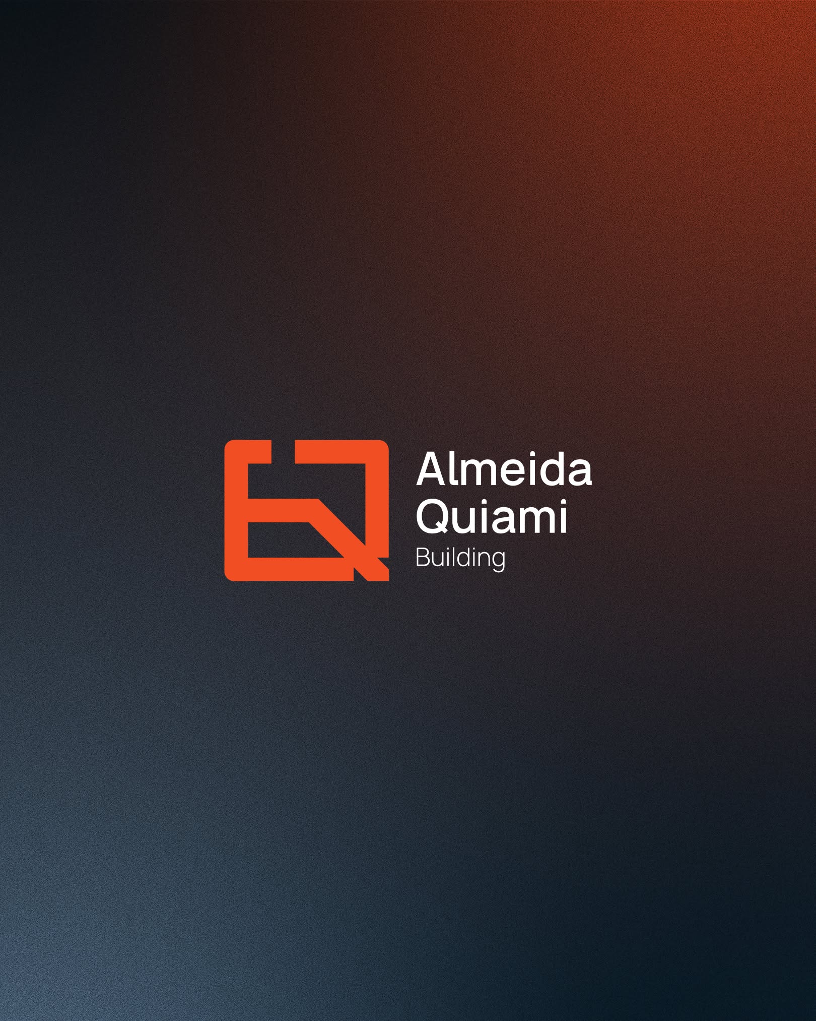 Lockup Almeida Quiami Building — monogramme a + Q orange et logotype blanc sur bleu marine